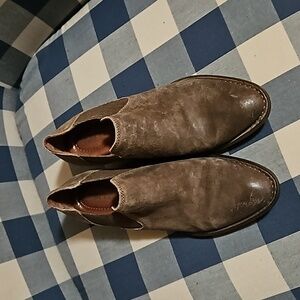 Born bootie shoes 6.5